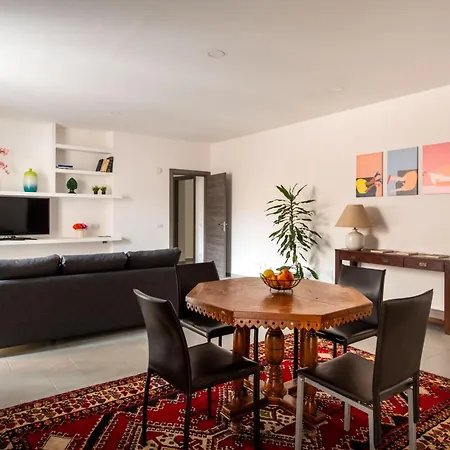 アパート Civico 61