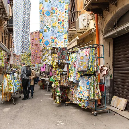 アパート Civico 61 パレルモ